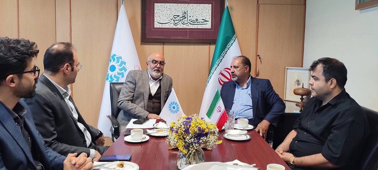امضای تمدید تفاهمنامه همکاری اداره کل کتابخانههای عمومی تهران و کتابخانه و موزه آستان مقدس حضرت امام خمینی(س)
