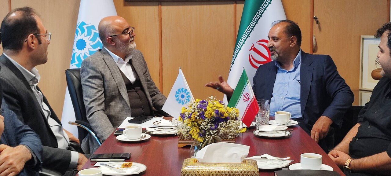 امضای تمدید تفاهمنامه همکاری اداره کل کتابخانههای عمومی تهران و کتابخانه و موزه آستان مقدس حضرت امام خمینی(س)
