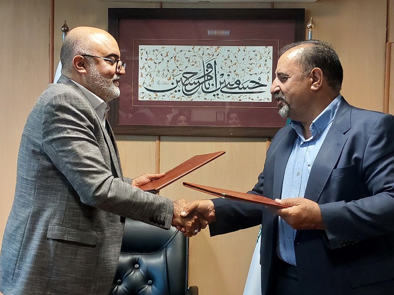 امضای تمدید تفاهمنامه همکاری اداره کل کتابخانههای عمومی تهران و کتابخانه و موزه آستان مقدس حضرت امام خمینی(س)