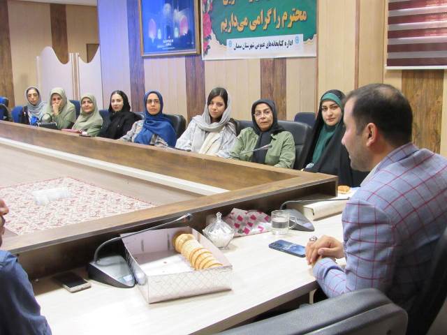 کارگاه آموزشی «جذابیت در ارتباطات» در کتابخانه امام خمینی (ره) سمنان برگزار شد