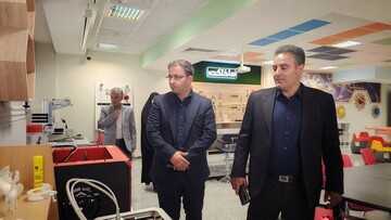 بازدیدشهردار سلطانیه از کتابخانه عمومی سیدافضل موسوی زنجان
