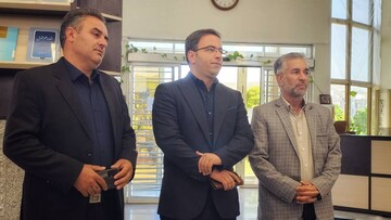 بازدیدشهردار سلطانیه از کتابخانه عمومی سیدافضل موسوی زنجان