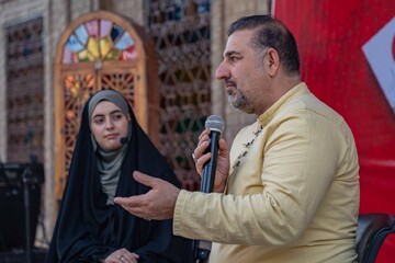 رونمایی از کتاب «عشق در محاصره»