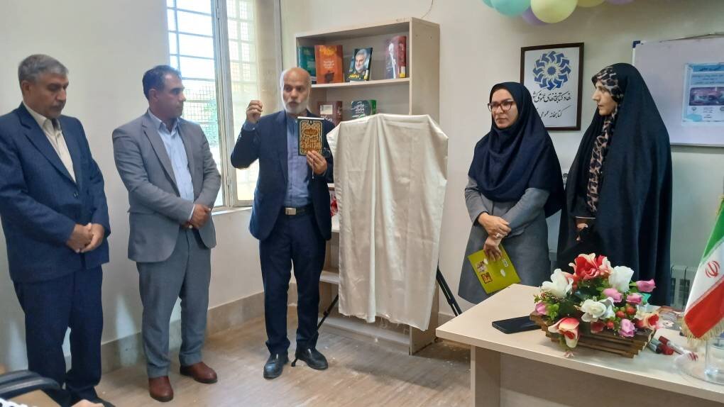 آیین رونمایی از کتاب «مامان پیشی و بچه‌هاش» در کتابخانه‌ عمومی قلم