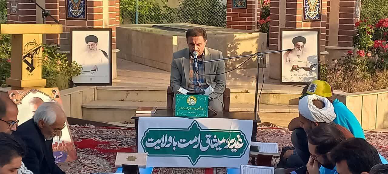 محفل انس با قرآن در جوار مزار شهدای گمنام ملایر برگزار شد