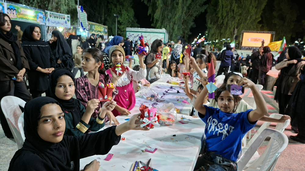 جشن رنگ و خلاقیت در پارک بعثت آغاجاری؛ غرفه فرهنگی کتابخانه شهید مدنی میزبان مسابقات هنری کودکان