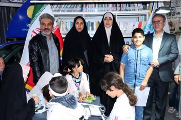 حضور نماینده مردم ابهر، خرمدره و سلطانیه درمحل استقرار کتابخانه سیار