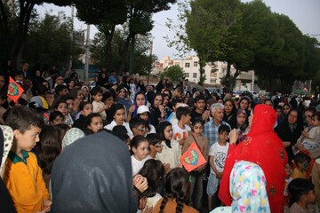 از لبخند کودکان در ایستگاه نقاشی تا استقبال گرم بزرگترها از منابع مطالعاتی غدیر در غرفه کتابخانه‌های عمومی چهارمحال و بختیاری