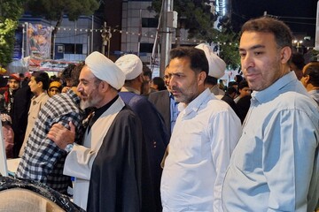 غرفه فرهنگی کتابخانه ایران در شب و روز عید غدیر