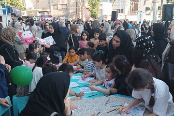 غرفه فرهنگی کتابخانه ایران در شب و روز عید غدیر