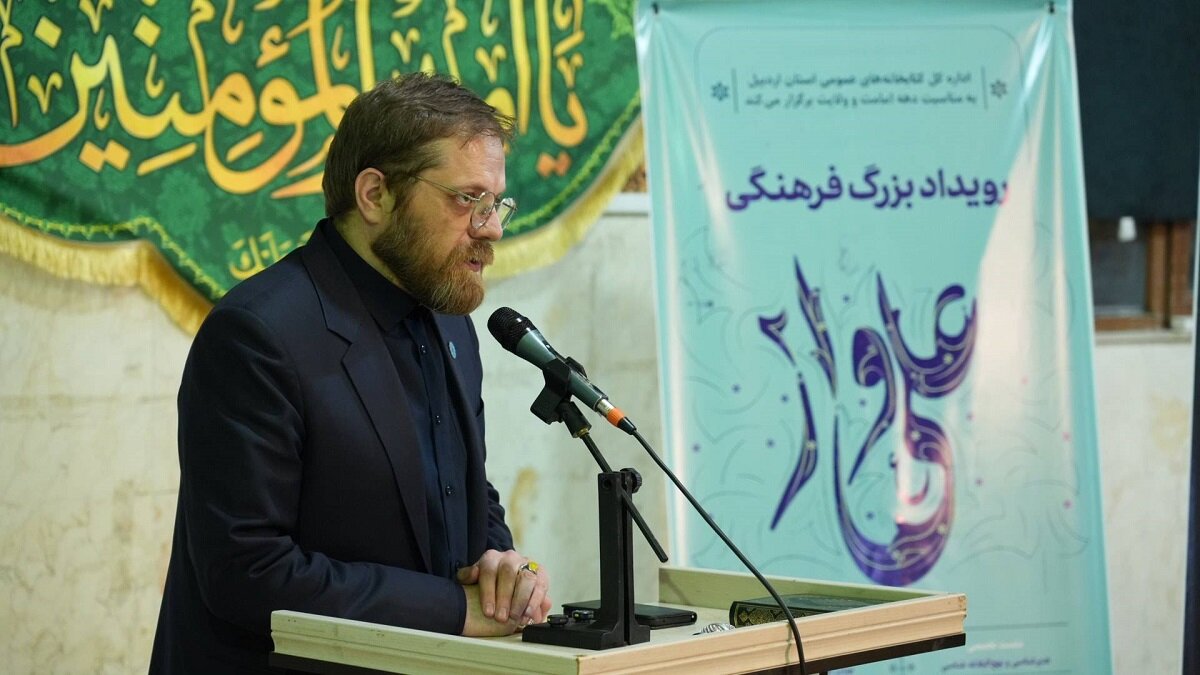 نشست تخصصی غدیرشناسی «علیوار» در آستان مقدس امامزاده سید صدرالدین برگزار شد