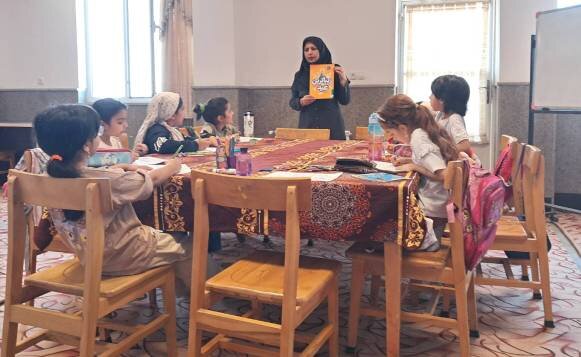 اجرای ویژه‌برنامه‌های فرهنگی دهه امامت و ولایت در کتابخانه‌های عمومی استان کرمان(سری ۱)