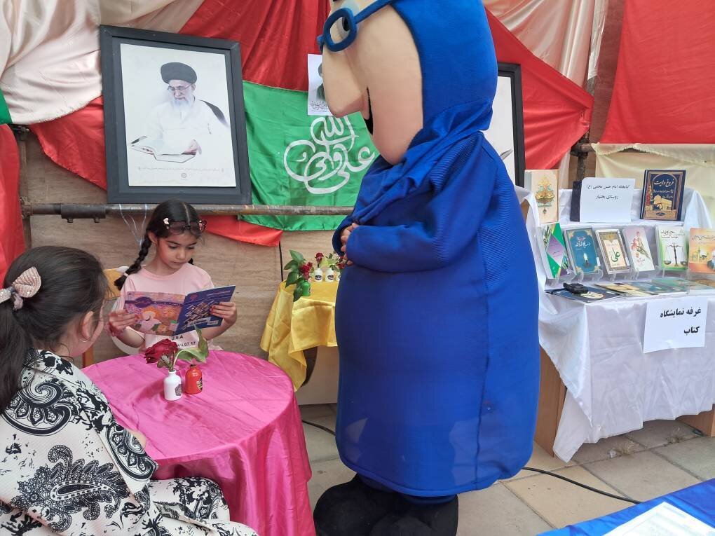 حضور فعال غرفه کتابخانه امام حسن مجتبی (ع) در روستای بختیار