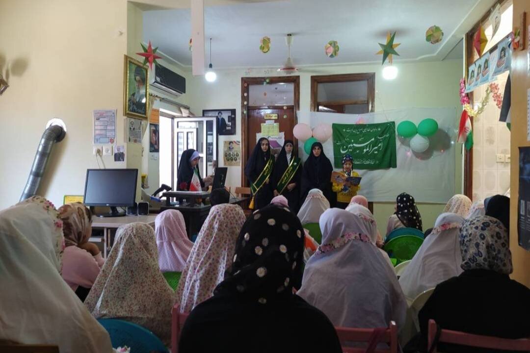نشست غدیرشناسی در کتابخانه حاج رجبعلی عطری روستای گلند برگزار شد