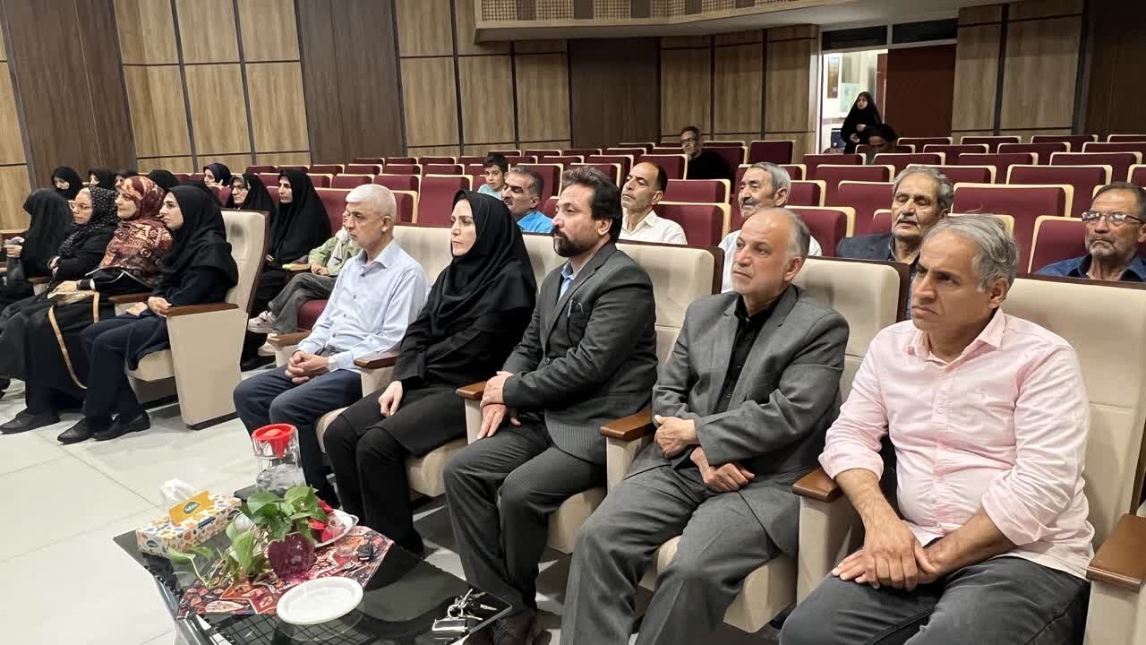 محفل ادبی خالِ لبت و شعرخوانی شاعران آیینی از غدیر تا جماران در شهرستان بهار برگزار شد