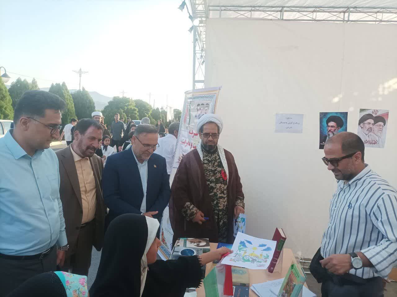 موکب فرهنگی کتابخانه شهید آزموده زنگنه میزبان شهروندان در عید غدیر شد