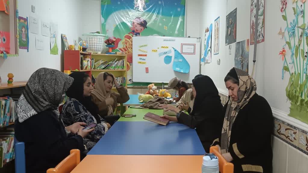 طنین داستان‌های «تولستوی» در کتابخانه فرهنگ آبادان/ نقد و بررسی «آنا کارنینا» در جمع بانوان کتابخوان