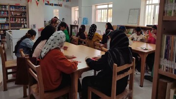 کارگاه آموزشی اوریگامی در شهر زهره