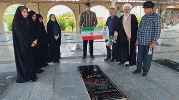 غبارروبی گلزار مطهر شهدا