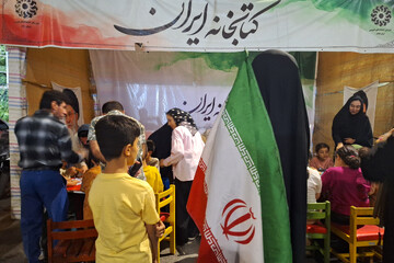 پیوند معنویت و طبیعت در غرفه فرهنگی کتابخانه ایران