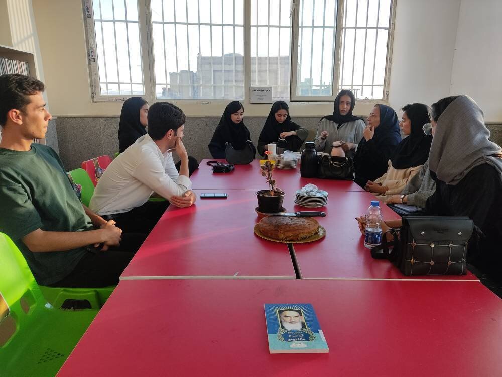 برگزاری کارگاه «آشپزخانه خلاق؛ راهکارهای سادهزیستی» در کتابخانه مرکزی اسفراین