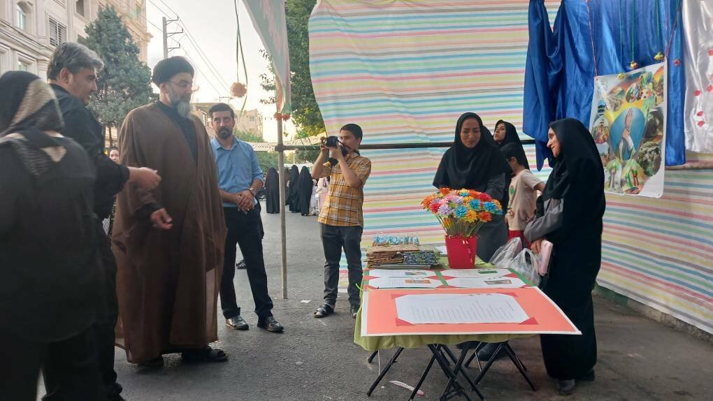 برپایی غرفه های فرهنگی در عید ولایت به همت کتابداران استان تهران