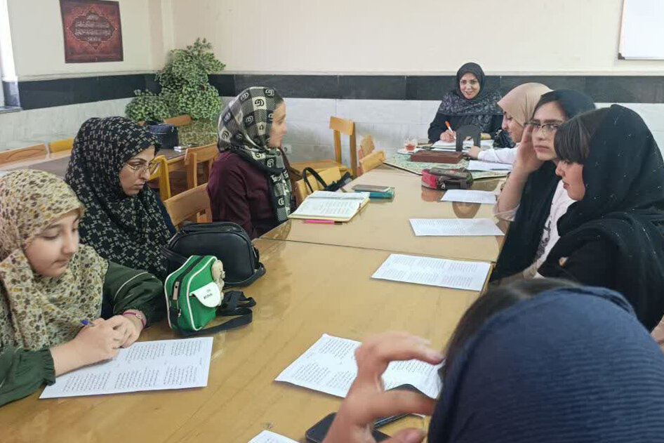 برگزاری محفال ادبی «خالِ لَبَت» در کتابخانههای عمومی استان مرکزی