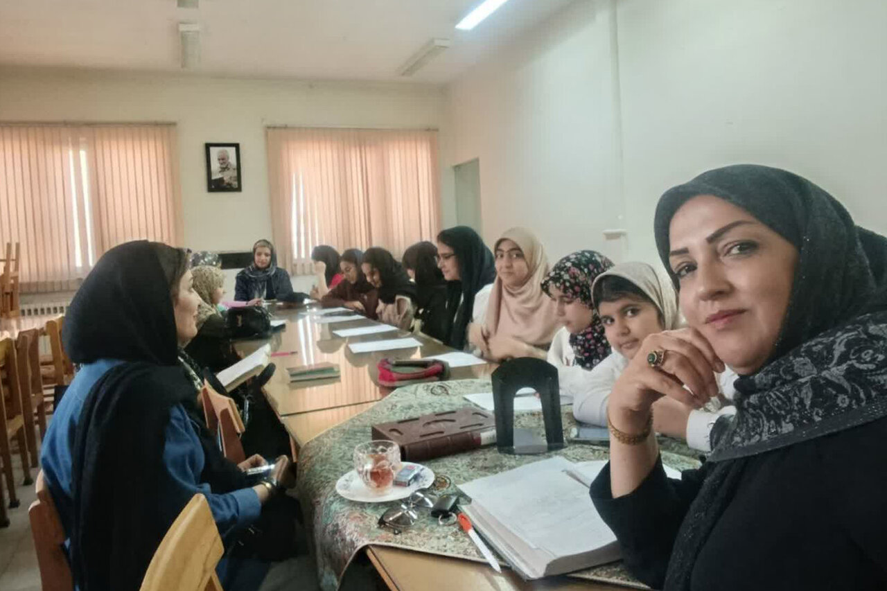 برگزاری محفال ادبی «خالِ لَبَت» در کتابخانه‌های عمومی استان مرکزی