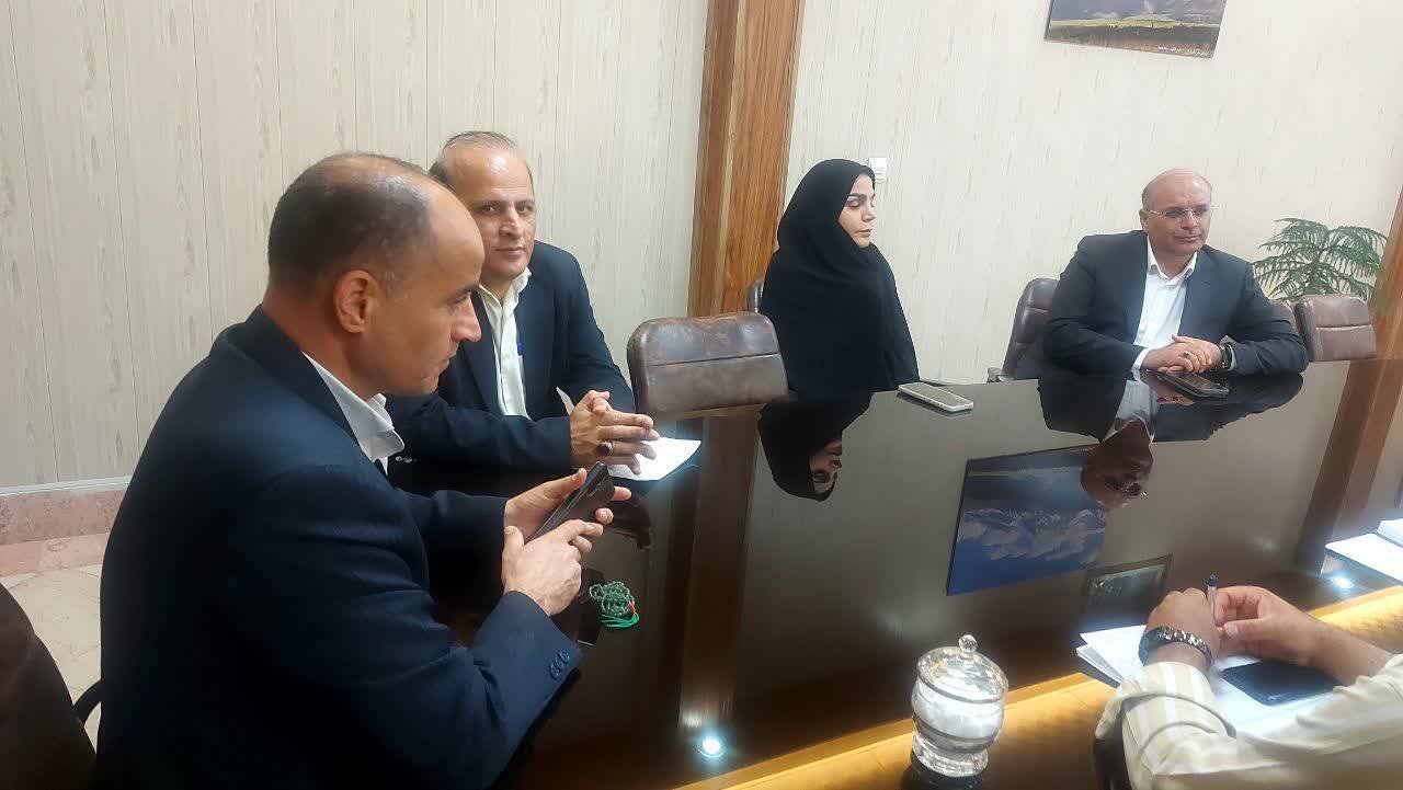 پیگیری اعتبارات پروژه کتابخانه ازنا، تقویت انجمن شهرستان و بررسی وضعیت کتابخانههای الیگودرز
