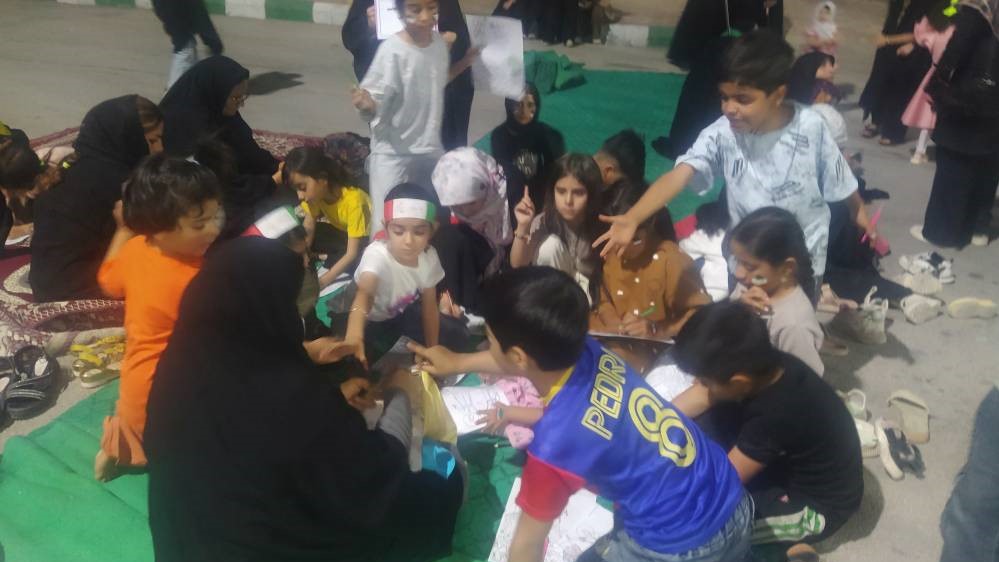 برپایی نمایشگاه «میز کتاب» در جشن غدیر شهر تشان
