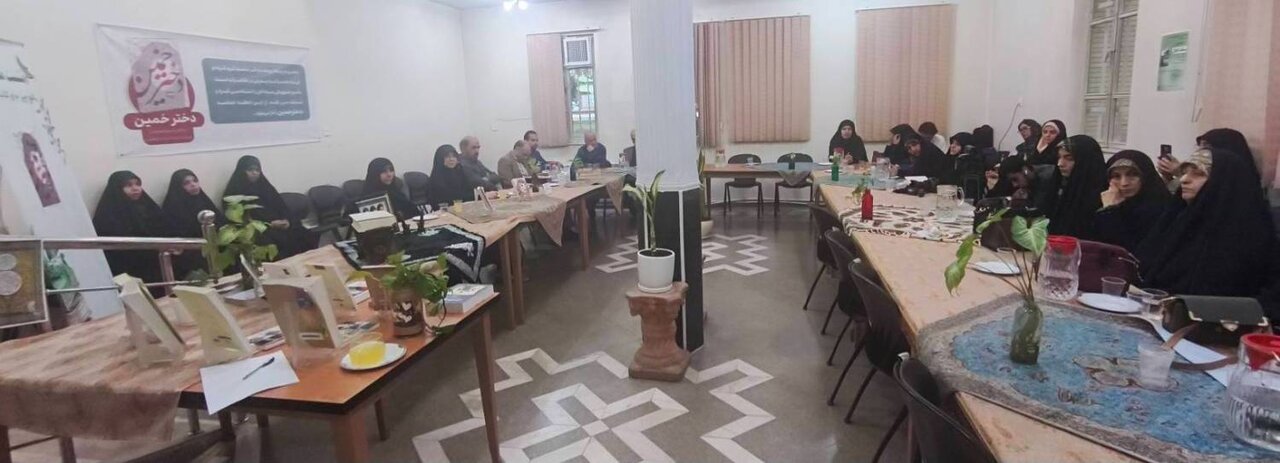نشست های متنوع ادبی در کتابخانه های عمومی استان تهران