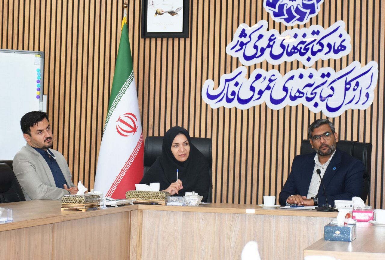 همافزایی آموزشوپرورش و کتابخانههای عمومی فارس در توسعه سواد خواندن/۵۰۰ هزار دانشآموز ابتدایی فارس به پویش تابستانه خواندن میپیوندند