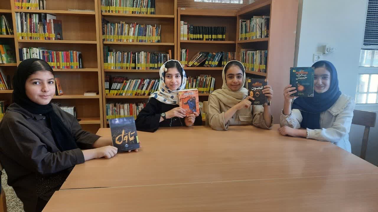 بدرقه بهار در کتابخانه های استان با برگزاری برنامه های کتاب محور