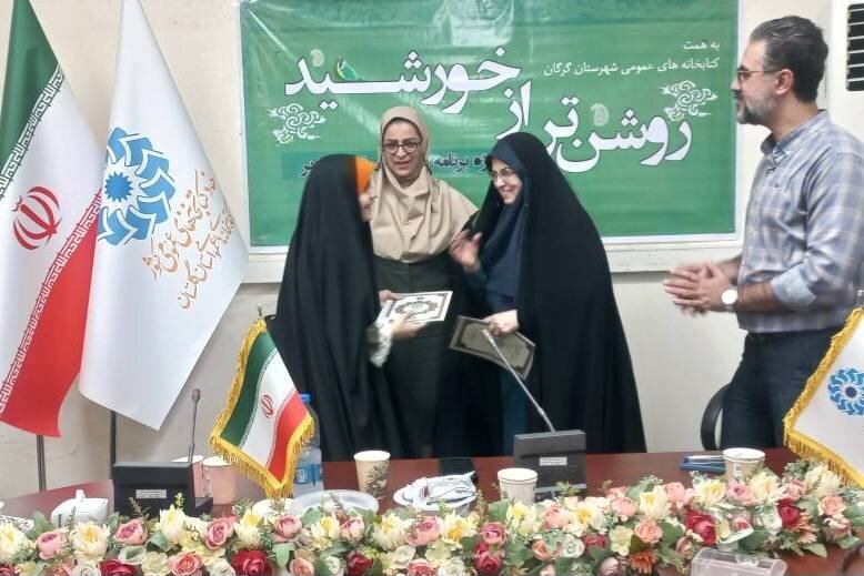 نشست غدیرشناسی «روشن‌تر از خورشید» برای نوجوانان در گرگان برگزار شد
