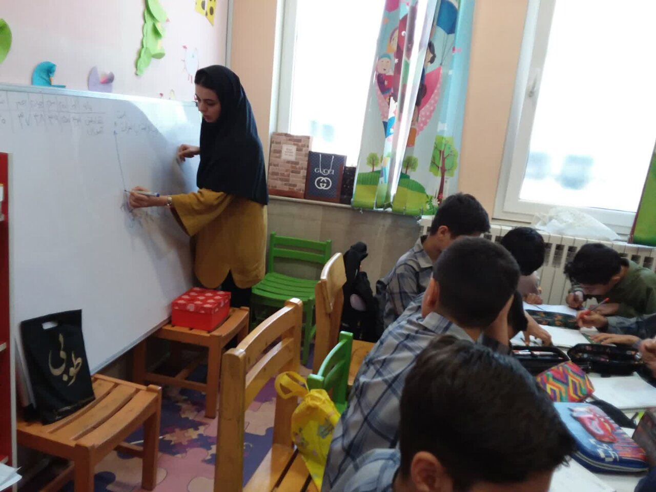 بدرقه بهار در کتابخانه های استان با برگزاری برنامه های کتاب محور