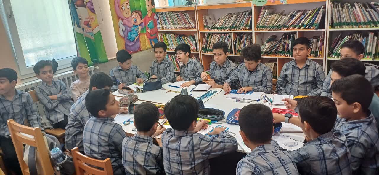بدرقه بهار در کتابخانه های استان با برگزاری برنامه های کتاب محور