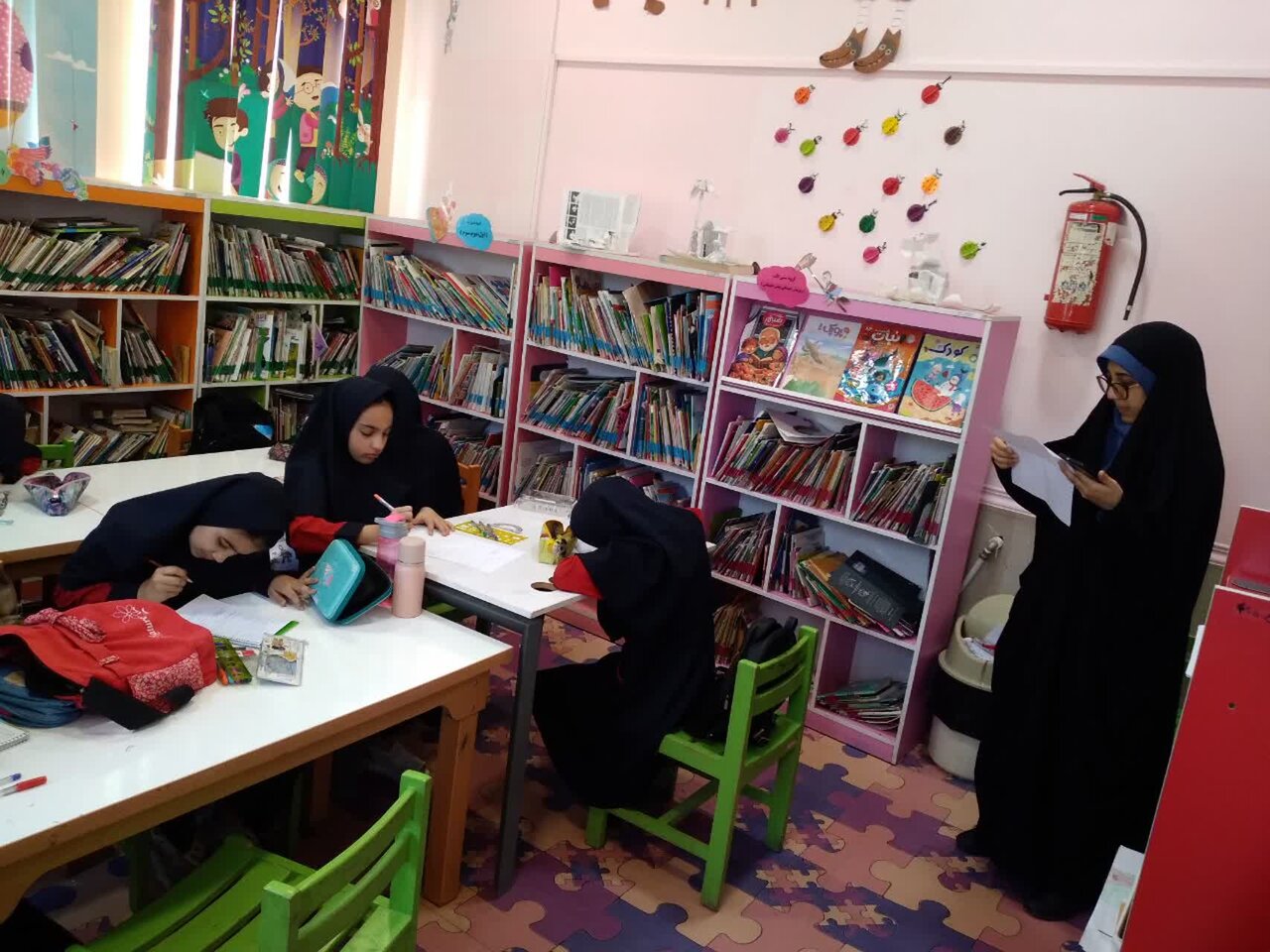 بدرقه بهار در کتابخانه های استان با برگزاری برنامه های کتاب محور