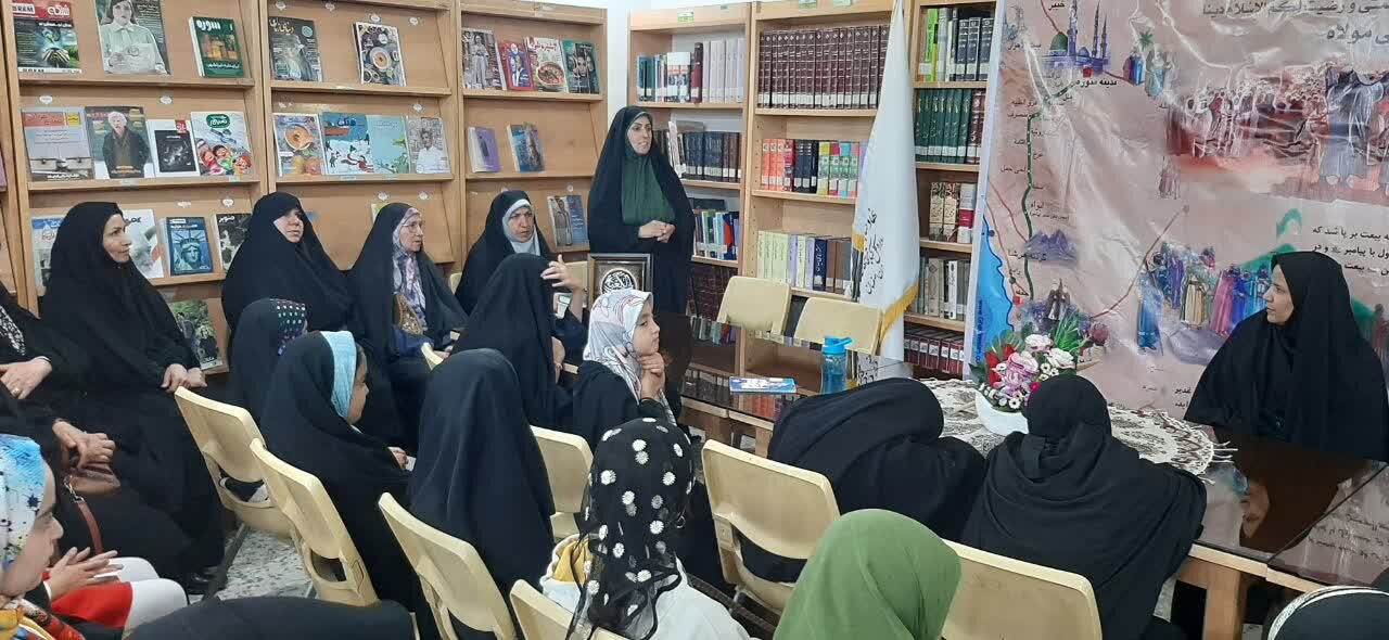 برگزاری نشست تخصصی غدیرشناسی و نهجالبلاغهخوانی در کتابخانه دانشوران شهرستان فریدن