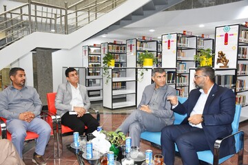 دیدار مدیرکل فارس و فرماندار قیر