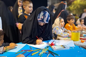 تداوم حضور غرفه کتابخانه‌ ایران در یکصدمین شب تجمعات ضدصهیونیستی