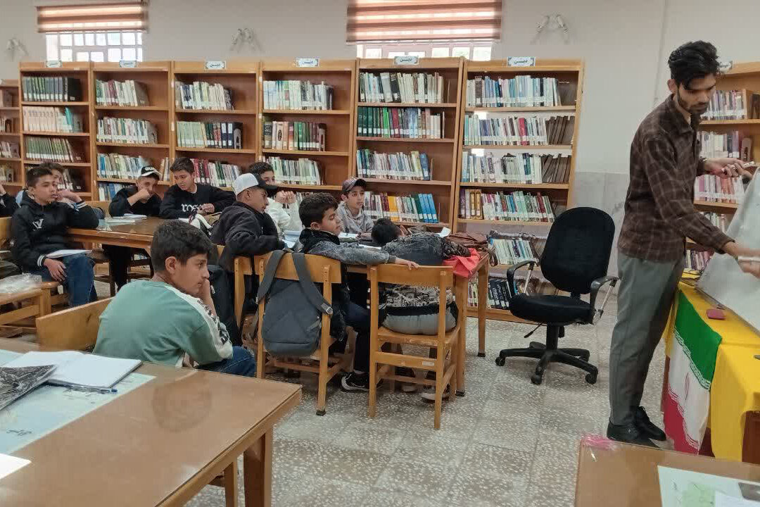 کتابخانه ادیبالممالک جاورسیان؛ خانه امن دانشآموزان در روزهای درس و امتحان