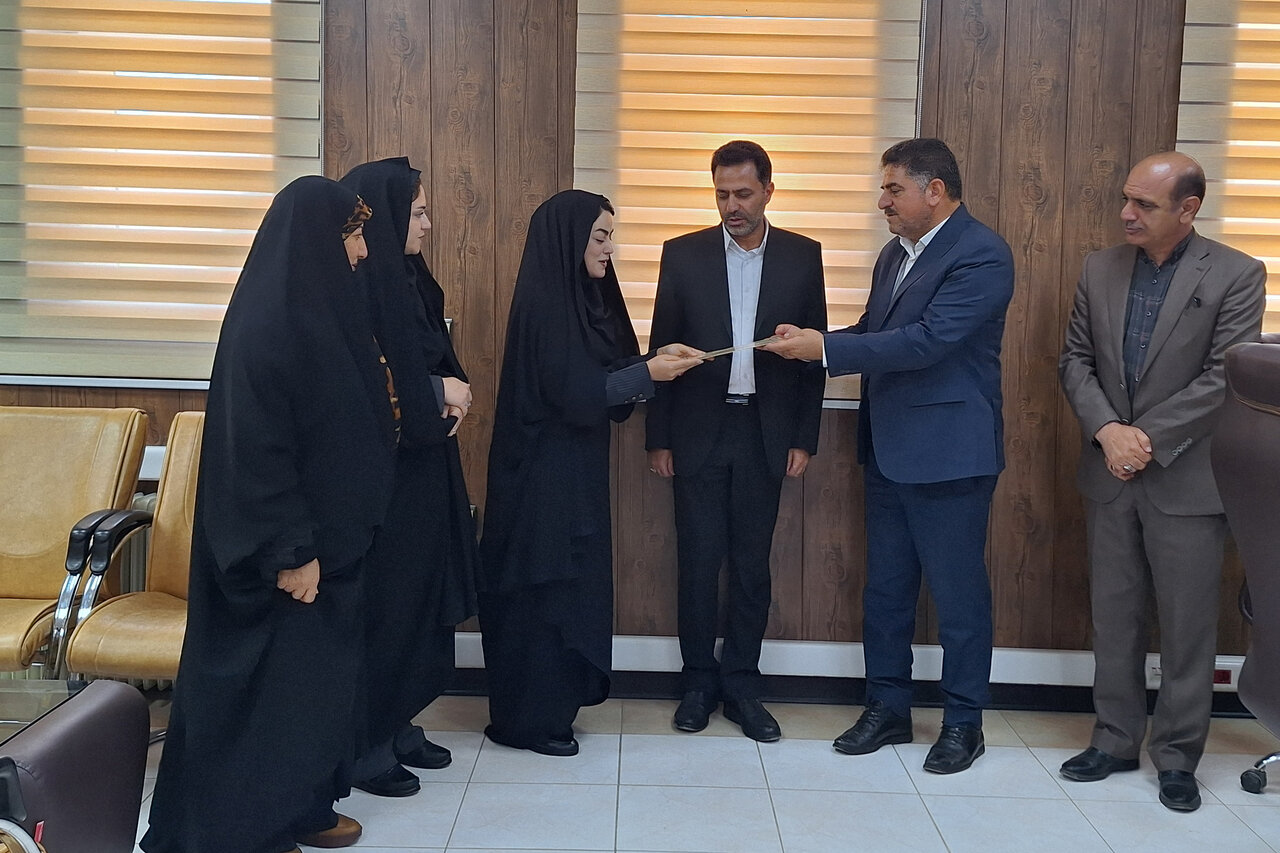 تداوم خدمترسانی ۵۰ درصدی کتابخانههای ایلام در جنگ رمضان قابل تقدیر بود