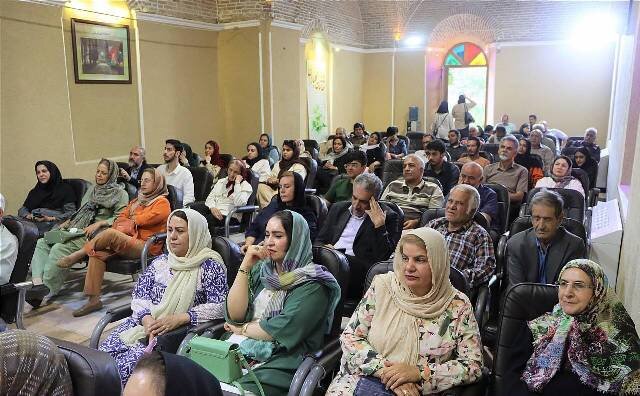 برگزاری نشست «تاریخ شفاهی و داستان‌هایی از کرمان قدیم» در کتابخانه مرکزی کرمان