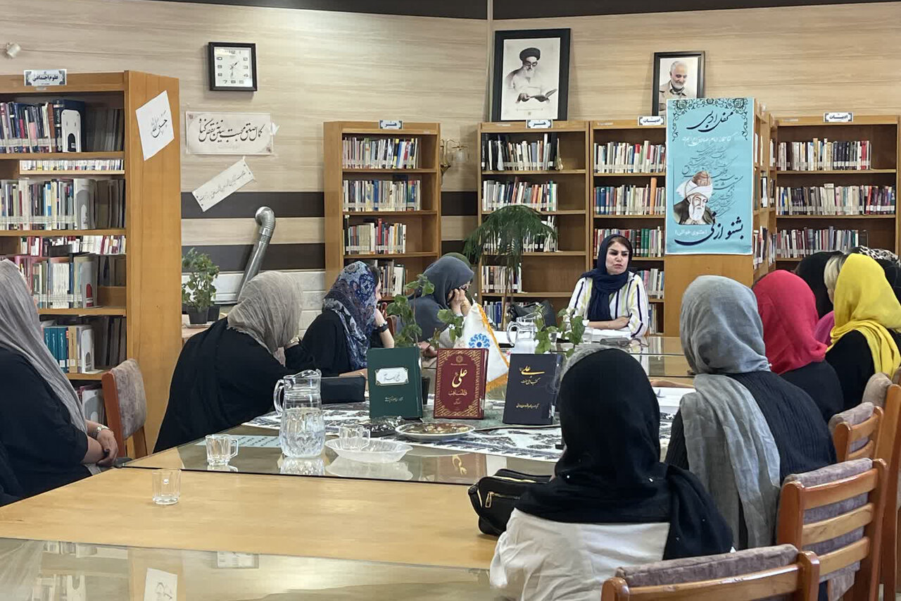 محفل مثنویخوانی «بشنو از نی» در کتابخانه امام صادق(ع) نیمور