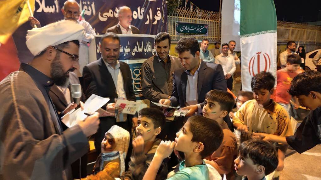 ترویج فرهنگ مطالعه با برپایی «میز خدمت» کتابخانه‌های عمومی در پاسارگاد