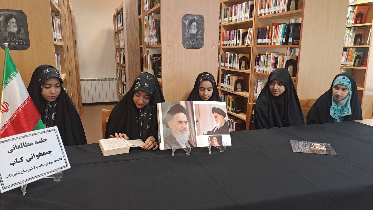 محافل ادبی در کتابخانه ها با حضور شاعران و ادیبان برگزار شد