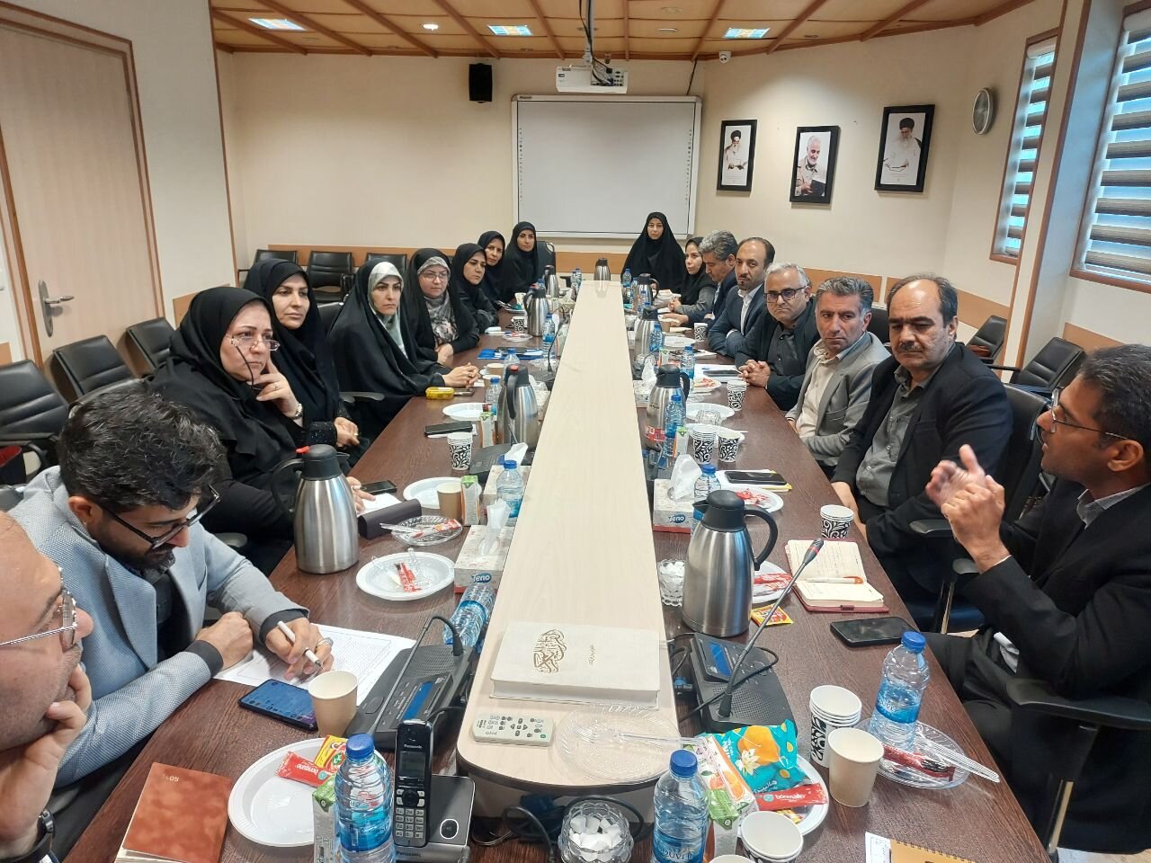 چهارمین جلسه شورای اداری اداره کل کتابخانه های عمومی استان برگزار شد