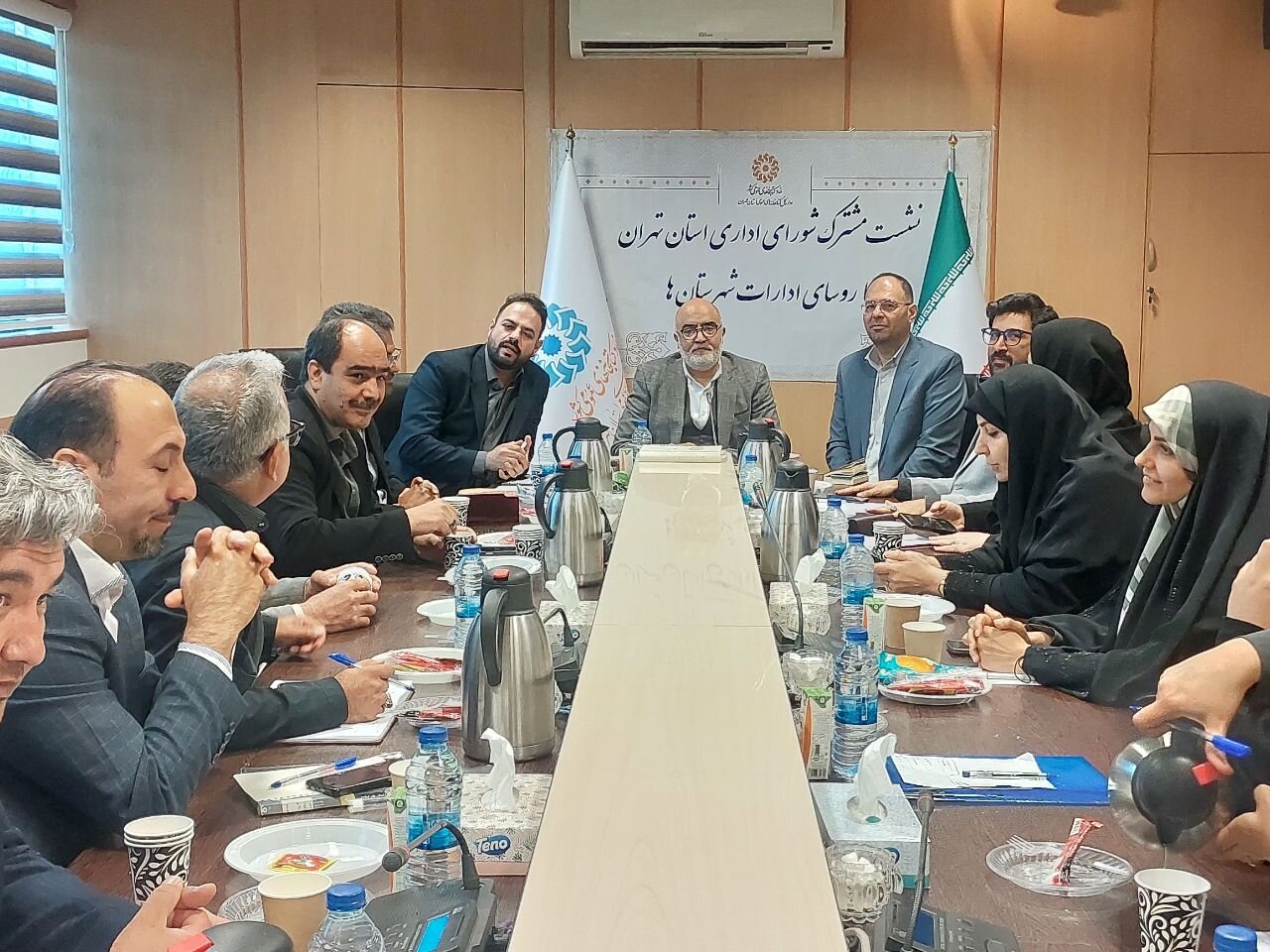 چهارمین جلسه شورای اداری اداره کل کتابخانه های عمومی استان برگزار شد