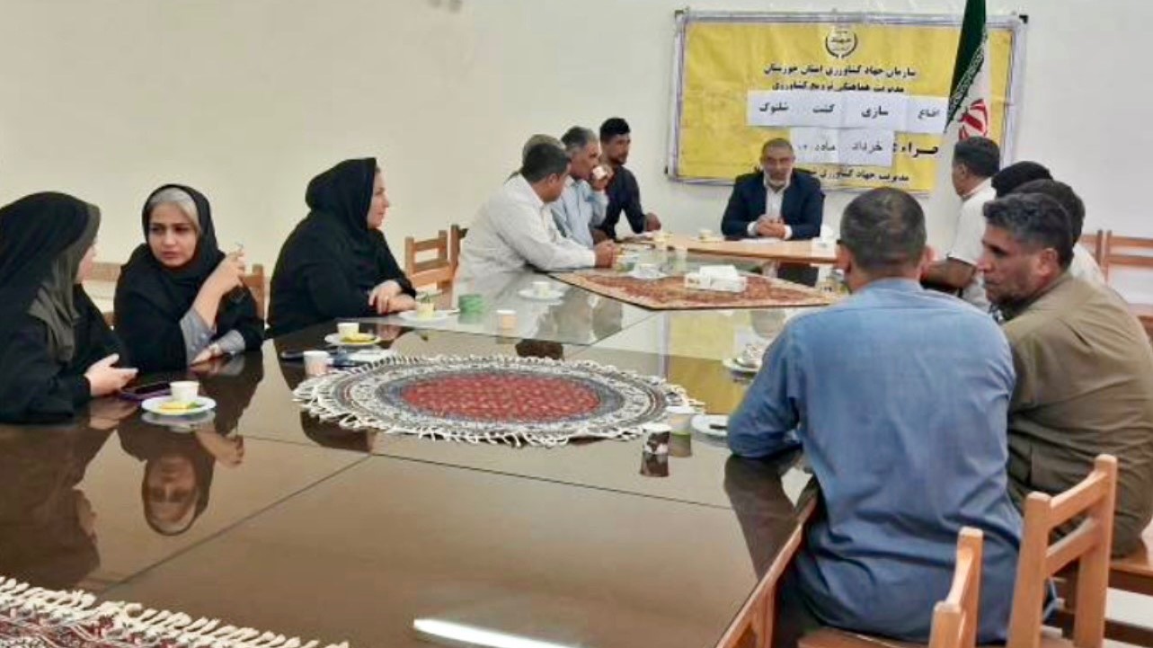 برگزاری جلسه توجیهی و آموزشی ویژه کشاورزان حمیدیه در کتابخانه عمومی شهدای این شهرستان
