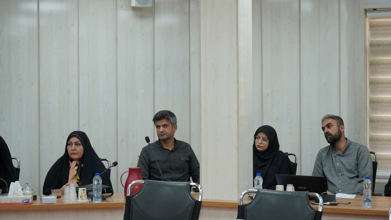 تأکید فرماندار اهواز بر راهاندازی کتابخانه سیار و پرداخت مستمر نیمدرصد شهرداری